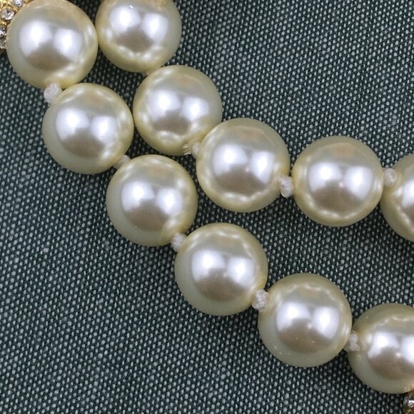 NEW Vivienne Westwood Double layer of Pearl with Bone Rhinestone necklace. - Picture 4 of 9